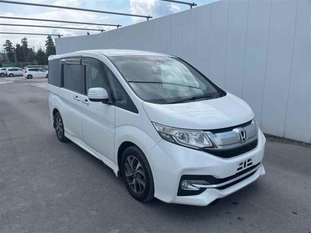 70089 Honda Step wagon RP3 2016 г. (MIRIVE Saitama)